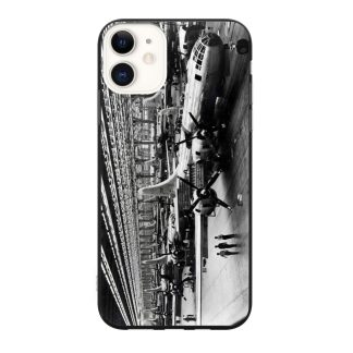 "Coque téléphone avec illustration du B-29 Superfortress, bombardier lourd américain utilisé durant la Seconde Guerre mondiale, célèbre pour sa mission sur Hiroshima et Nagasaki."